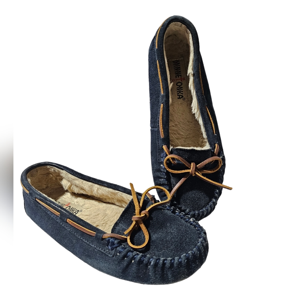 MINNETONKA SUEDE WOMEN'S SLIPPER SIZE 6